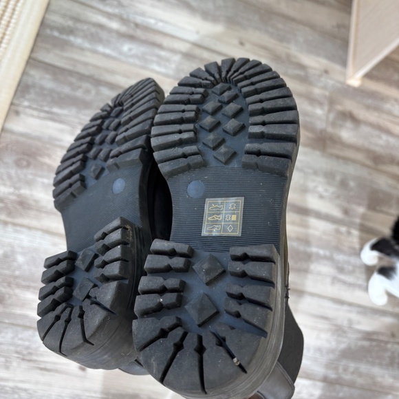 Waterproof Artica Boots - Picture 5 of 5